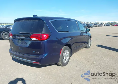 2018 Chrysler Pacifica Hybrid Touring Plus z USA, uszkodzony, nr VIN 2C4RC1H79JR332970